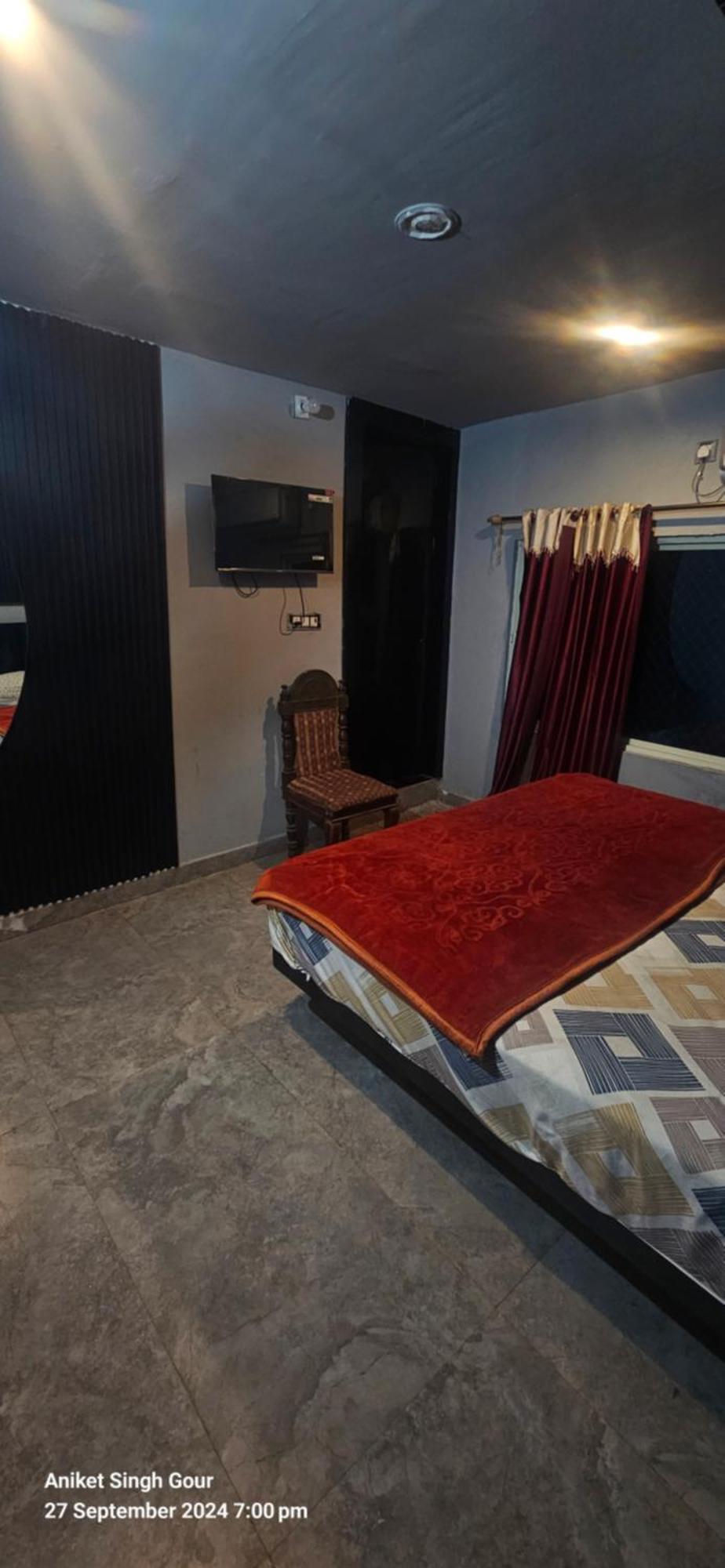 Sunset Backpackers Hostel Орчха Экстерьер фото