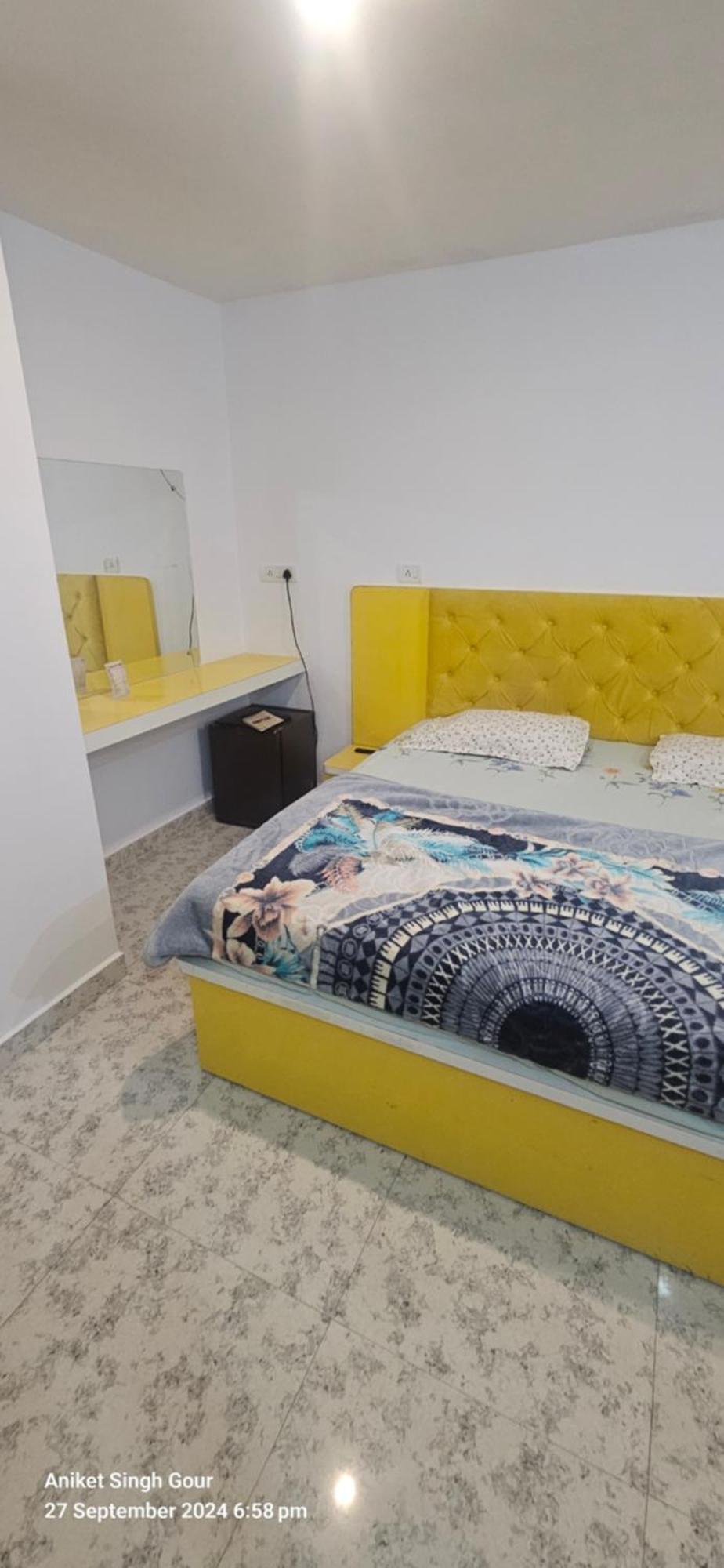 Sunset Backpackers Hostel Орчха Экстерьер фото