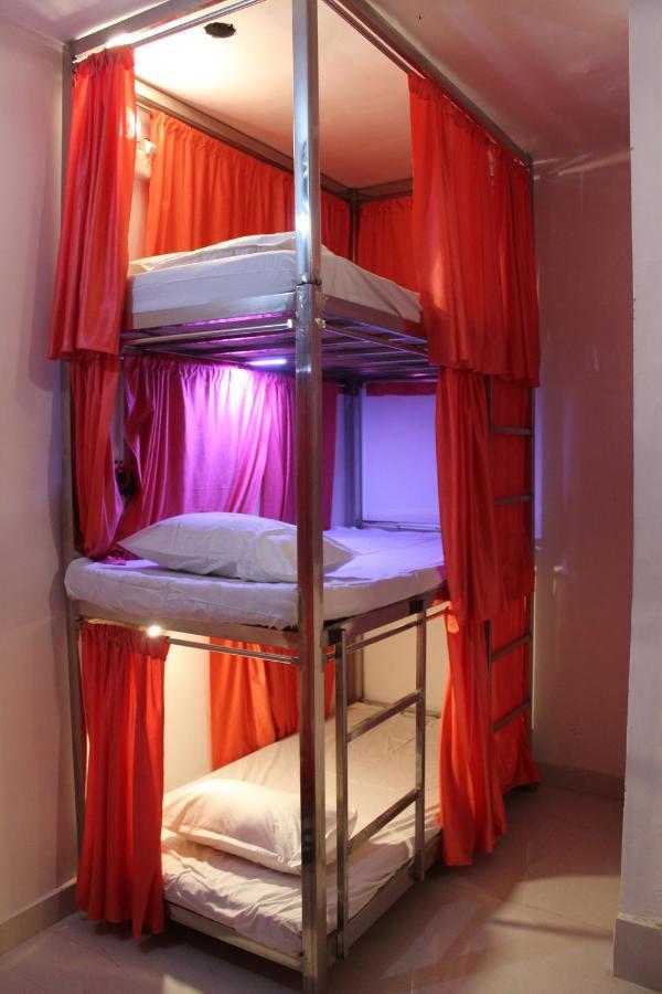 Sunset Backpackers Hostel Орчха Экстерьер фото