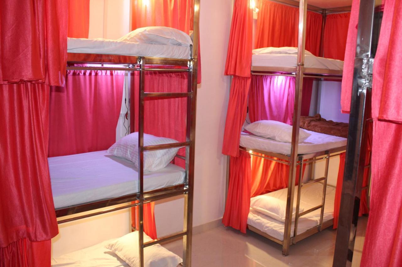 Sunset Backpackers Hostel Орчха Экстерьер фото