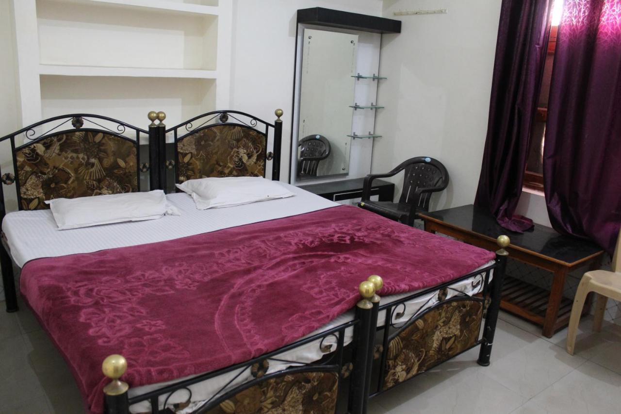 Sunset Backpackers Hostel Орчха Экстерьер фото